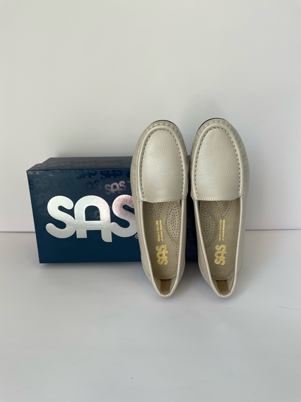 SAS Simplify Pearl Bone Leather Slip-On Moccasin Loafers